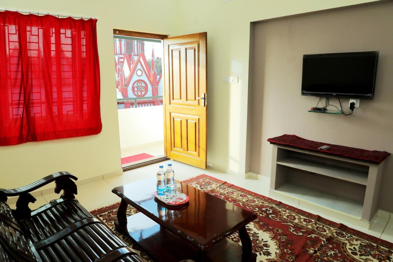 Lia'S Homestay ปอนดิเชอรี ภายนอก รูปภาพ