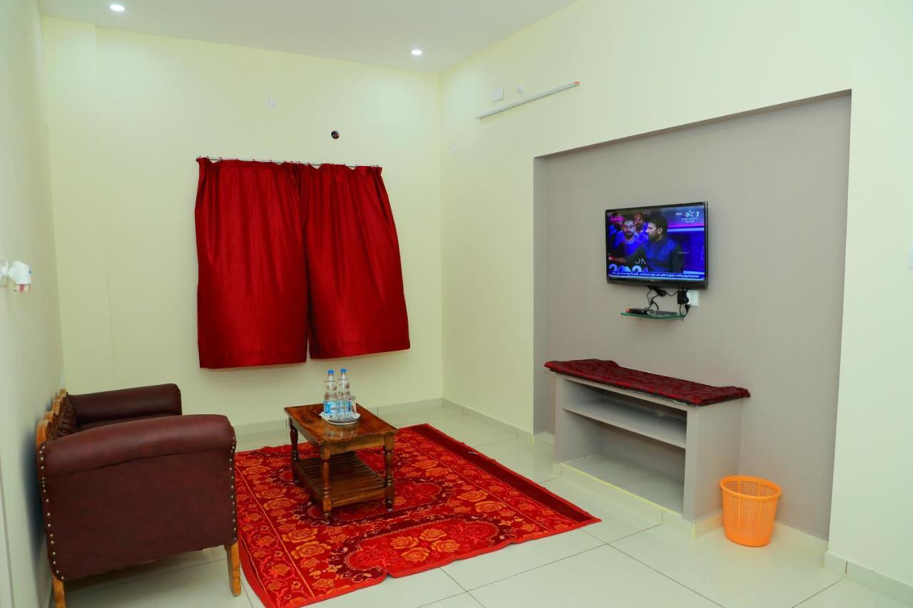 Lia'S Homestay ปอนดิเชอรี ภายนอก รูปภาพ