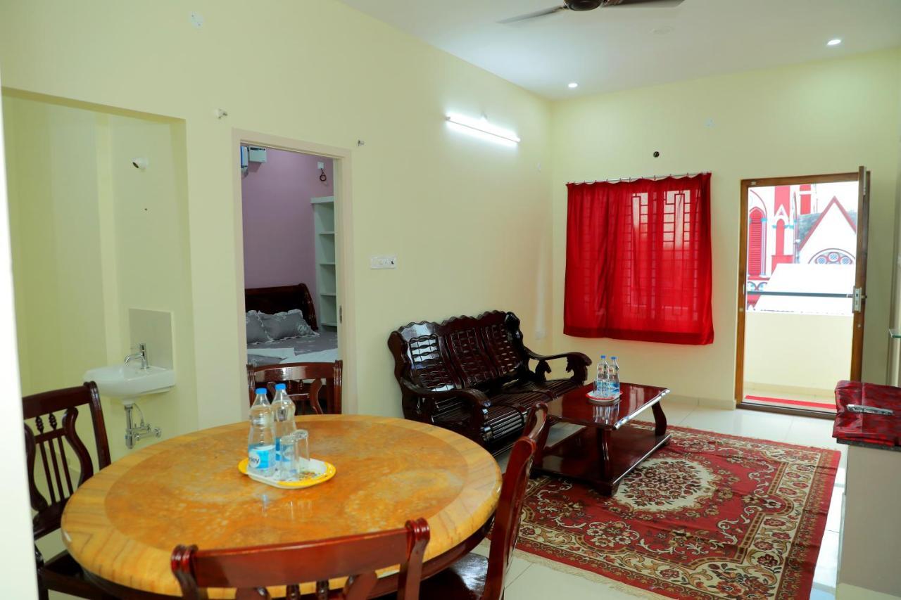 Lia'S Homestay ปอนดิเชอรี ภายนอก รูปภาพ