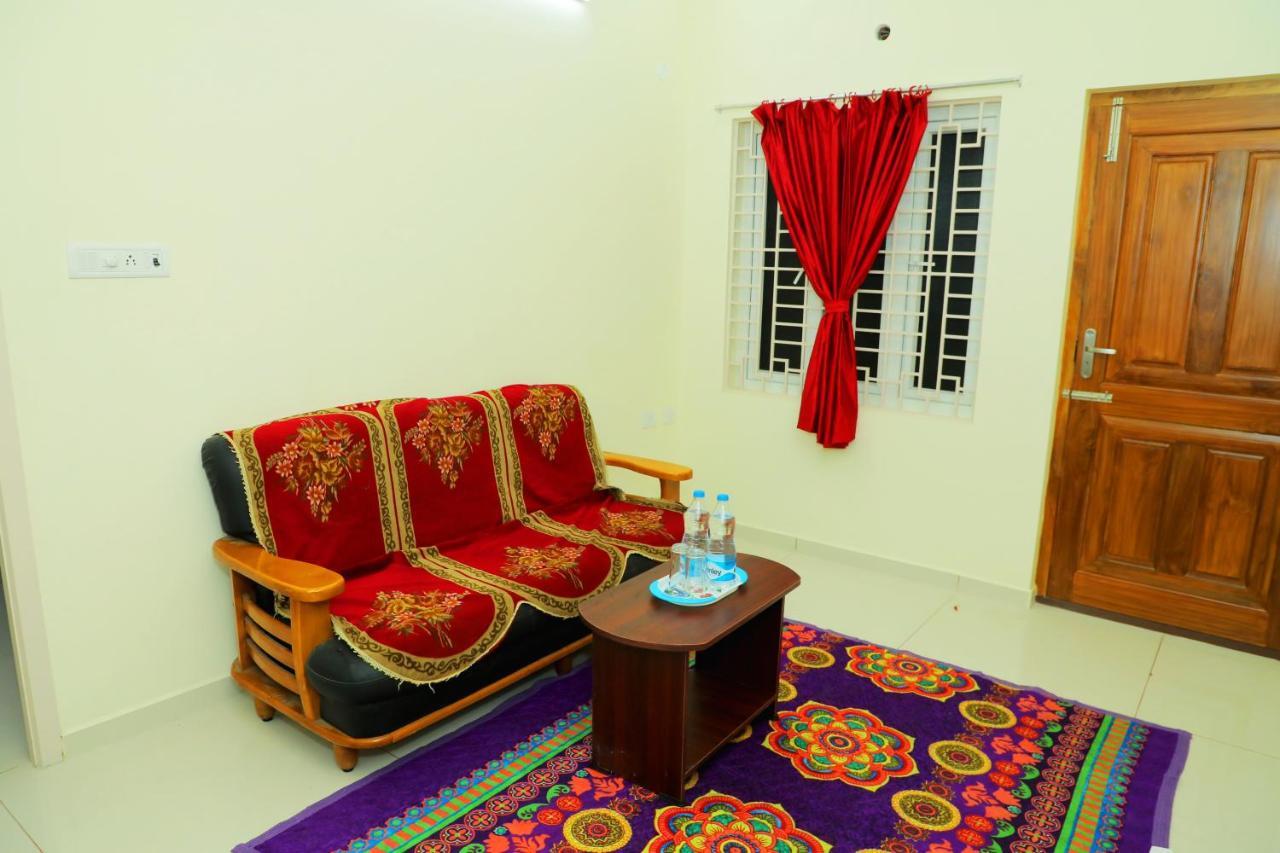 Lia'S Homestay ปอนดิเชอรี ภายนอก รูปภาพ